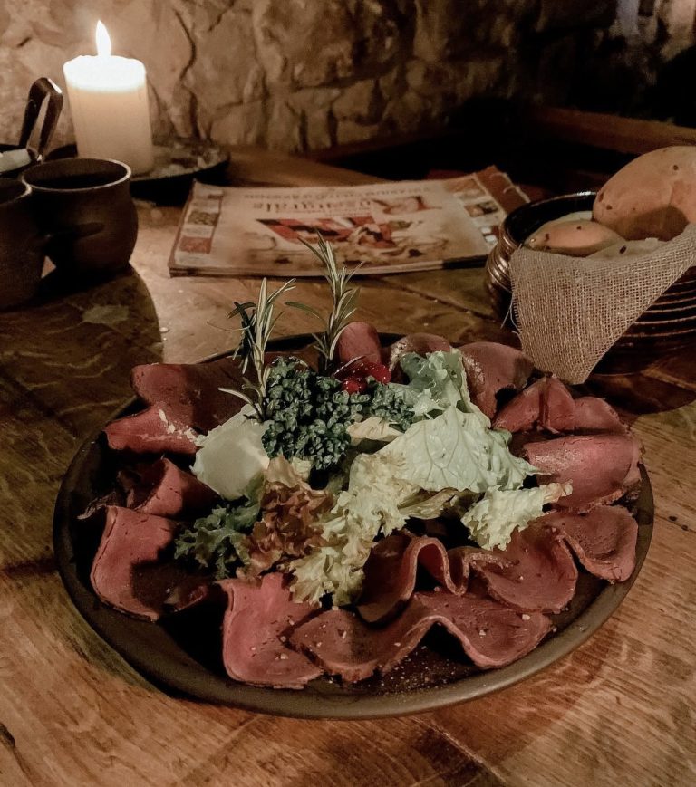 Medieval Dinner3