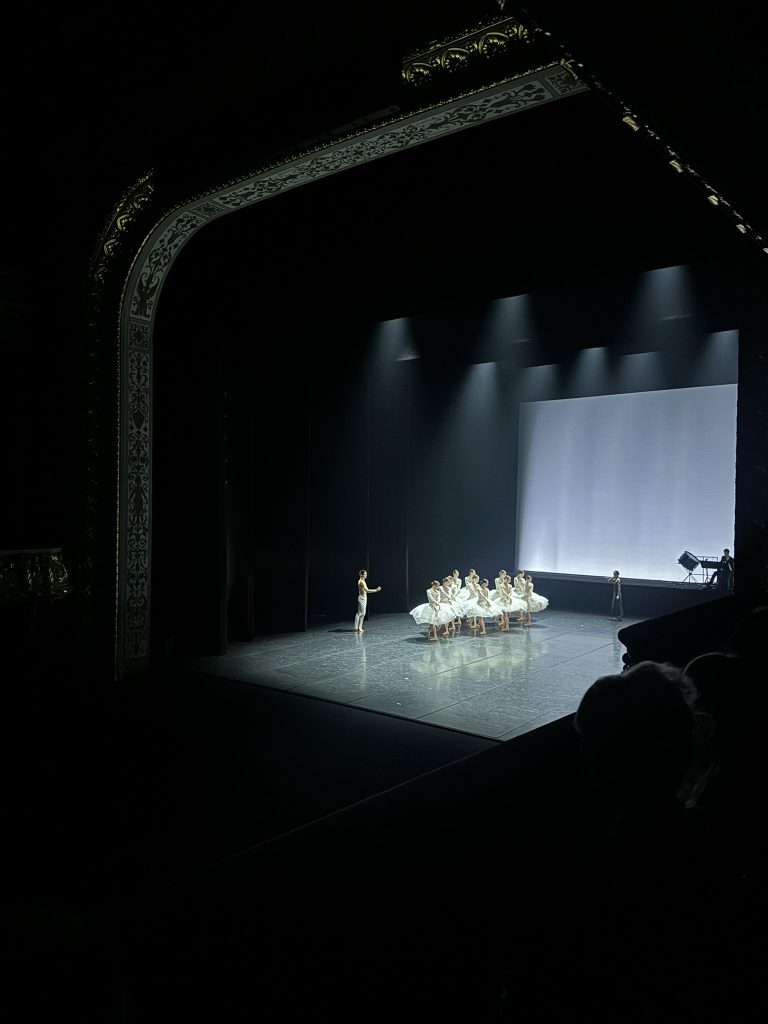 Exclusive Guided Opera Backstage Tour3