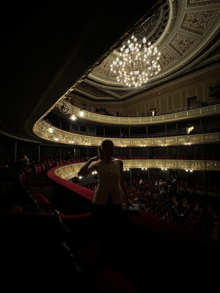 Exclusive Guided Opera Backstage Tour5
